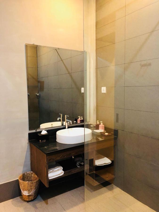 Asiban Quay Boutique Hotel Phnom Penh Eksteriør bilde